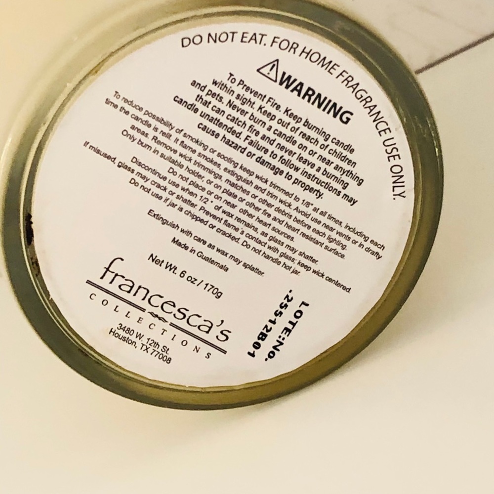 Francesca's Collections SIGNATURE CANDLE~RARE. - Picture 7 of 8
